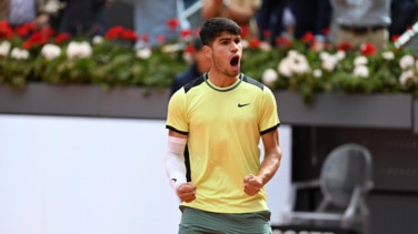 Alcaraz pasa sin problemas a los octavos de final del Mutua Madrid Open