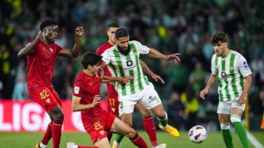 Betis y Sevilla empatan en un derbi con que aleja a los verdiblancos de Europa