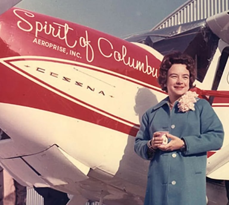 Una avioneta y dos mudas: la historia de la primera mujer en dar la vuelta al mundo