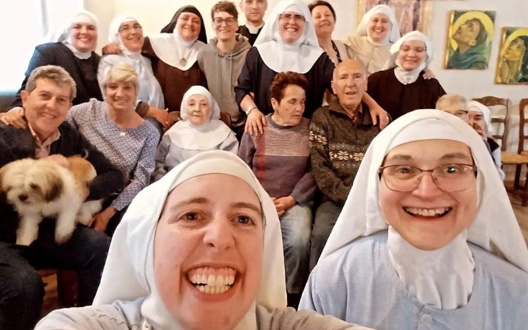 Las monjas 'cismáticas' saltan a la redes: "No estamos secuestradas, no nos vamos de la Iglesia, os lo contaremos"