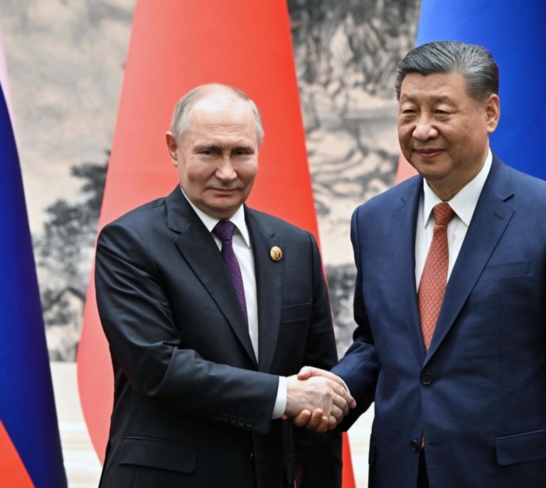 Putin y Xi Jinping escenifican su unión en Pekín y demandan una "salida política" para la guerra en Ucrania