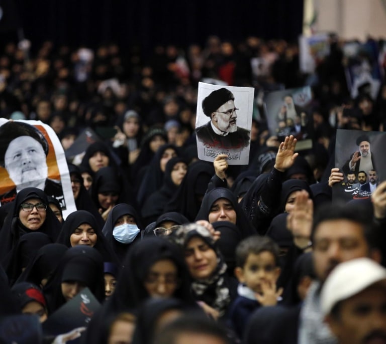 El jefe político de Hamás participa en el multitudinario funeral por el presidente iraní Raisí en Teherán