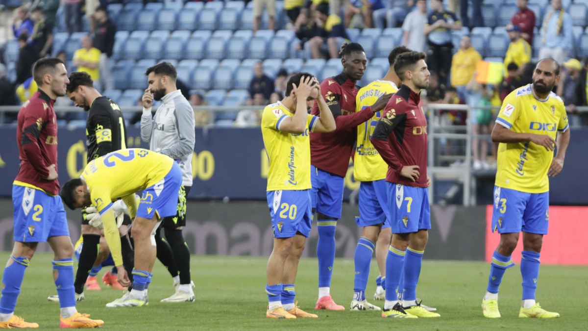 El Cádiz consuma el descenso y la Real Sociedad afianza la Europa League