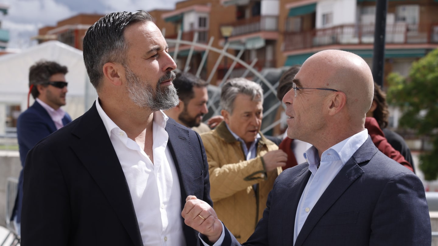 El líder de Vox, Santiago Abascal (i), y el candidato europeo, Jorge Buxadé, este viernes en Vistalegre, en la presentación de la lista europea