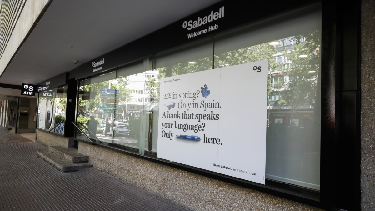 Sabadell continúa con su negocio ajeno a BBVA y abre una oficina de clientes internacionales en Madrid