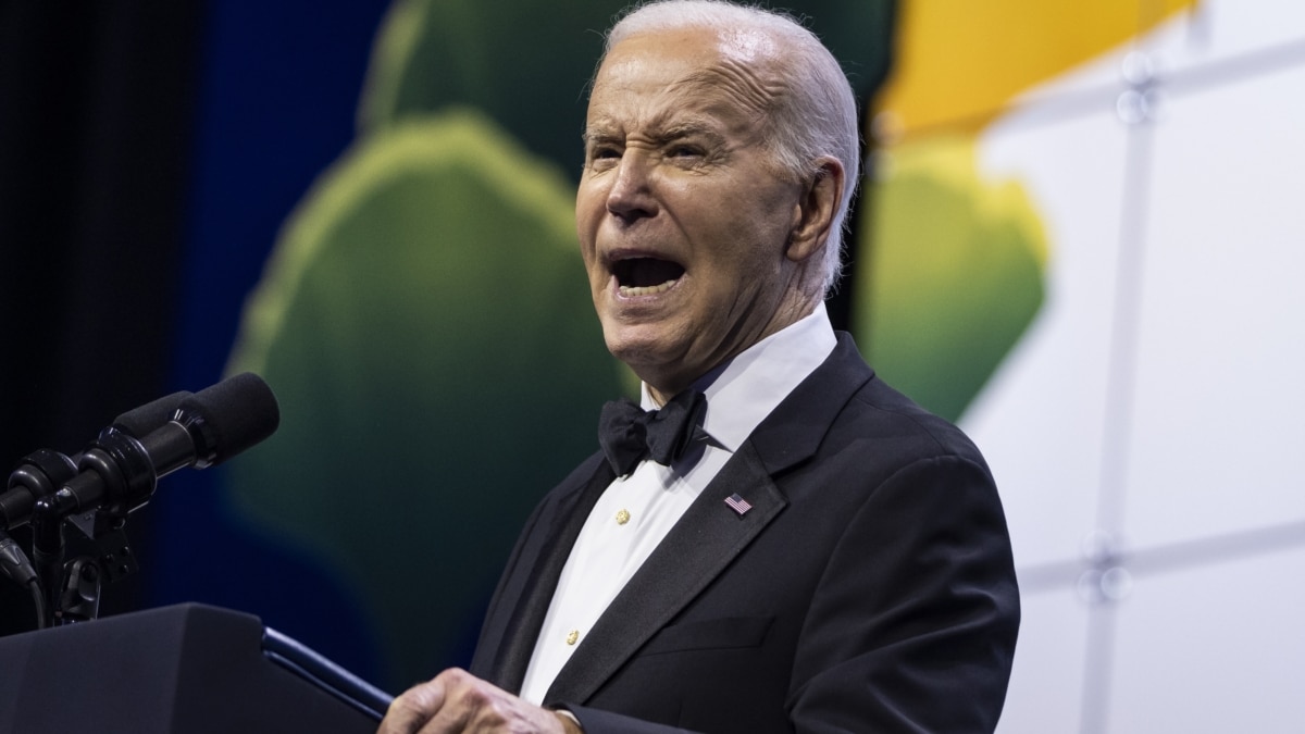 El presidente estadounidense Joe Biden pronuncia un discurso en la 30ª Gala Anual del Instituto Asiático Pacífico Americano de Estudios del Congreso