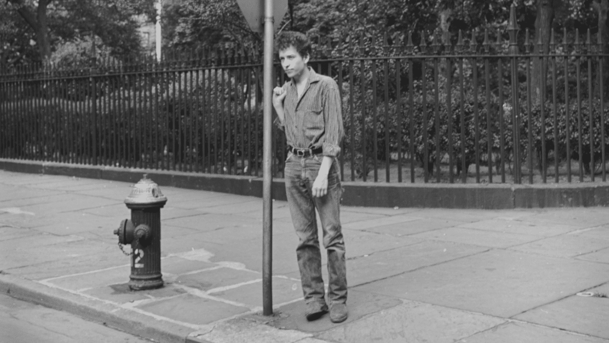 Bob Dylan en una esquina de Nueva York en 1964.