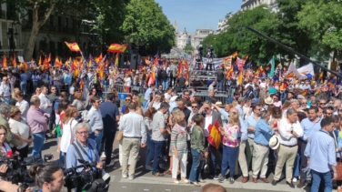 Feijóo, en el acto multitudinario del PP, sobre Sánchez: "Hay que decir no al puto amo"