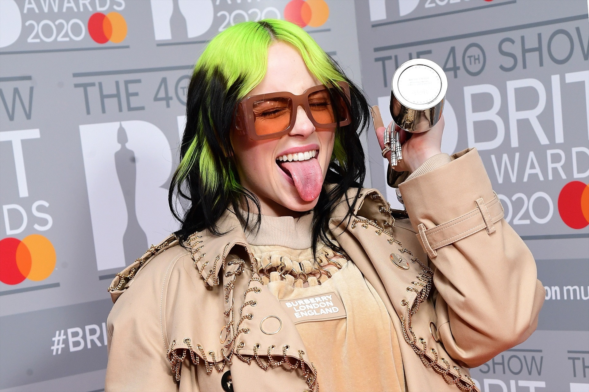 Billie Eilish habla del triángulo amoroso con Rutherford y su ex