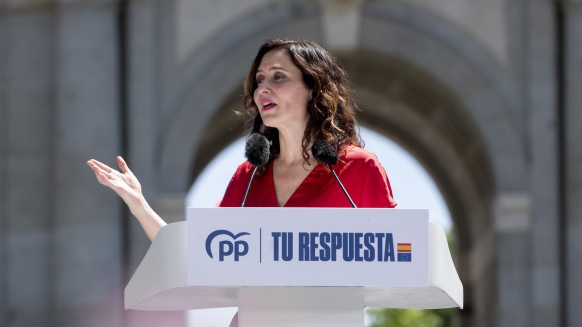 Isabel Díaz Ayuso interviene ayer durante la manifestación del PP en Madrid contra le ley de Amnistía