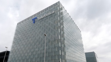 El asalto a Telefónica abre a Oughourlian una nueva vía para recuperar su inversión en Prisa