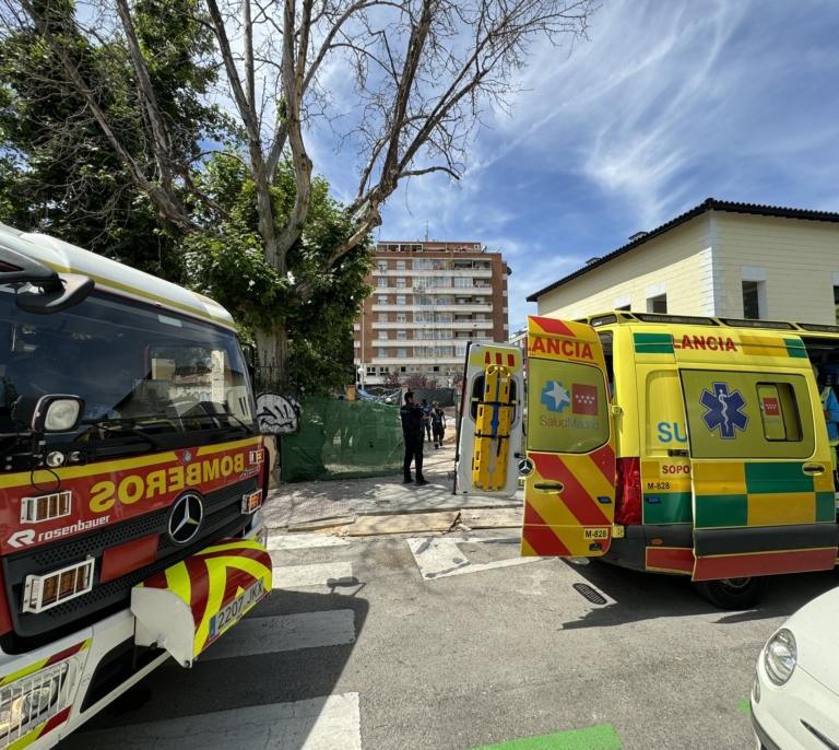 Un obrero fallece aplastado por una excavadora en Chamartín