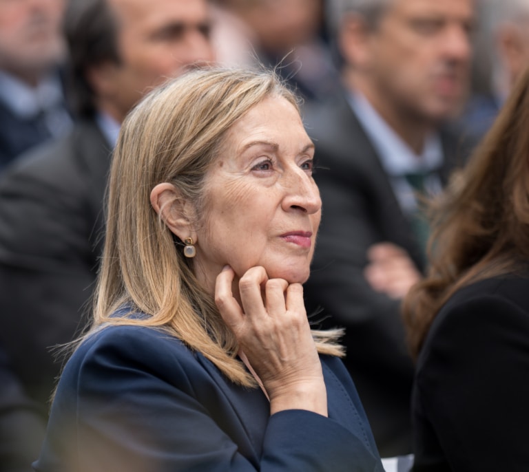 Ana Pastor deja su acta de diputada del PP para presidir la compañía aseguradora sanitaria AMA