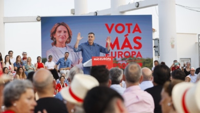 Sánchez mete al ultra Alvise en campaña para asociarlo a Feijóo y reagrupar el voto progresista en torno al PSOE