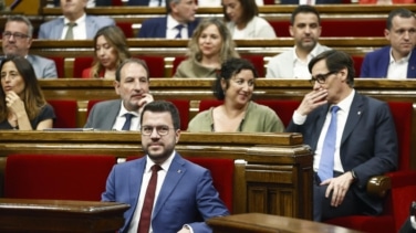 El Parlament pone en marcha el reloj  de la legislatura catalana tras constatar la soledad de Illa