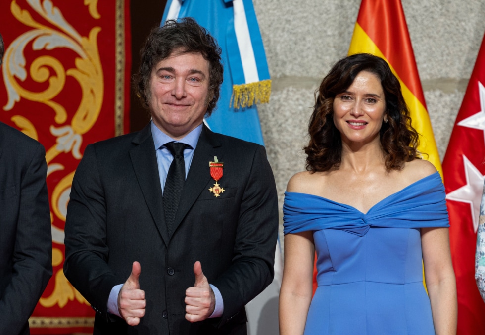 Isabel Díaz Ayuso, recibe al presidente de Argentina, Javier Milei, en un acto en el que le entrega la Medalla Internacional de la Comunidad de Madrid