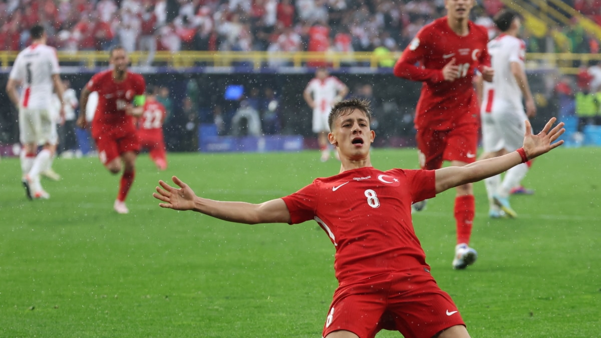 Arda Güler celebra su gol a Georgia en la Eurocopa