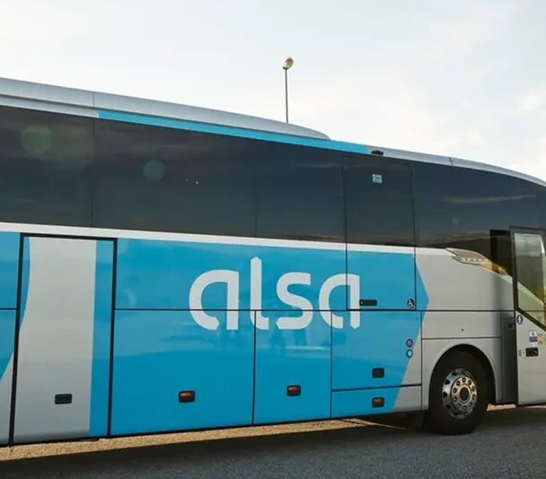 Alsa busca nuevos conductores para España y el extranjero con sueldos de hasta 2.500 euros