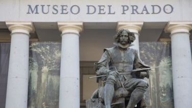 Cara a cara con Velázquez: los vigilantes del Prado exponen sus propias obras en el museo