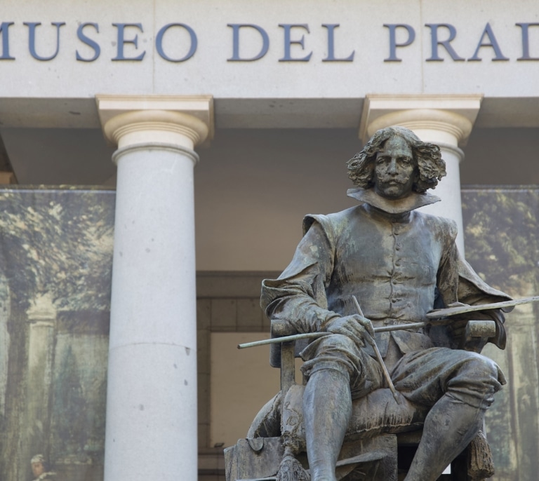 Cara a cara con Velázquez: los vigilantes del Prado exponen sus propias obras en el museo