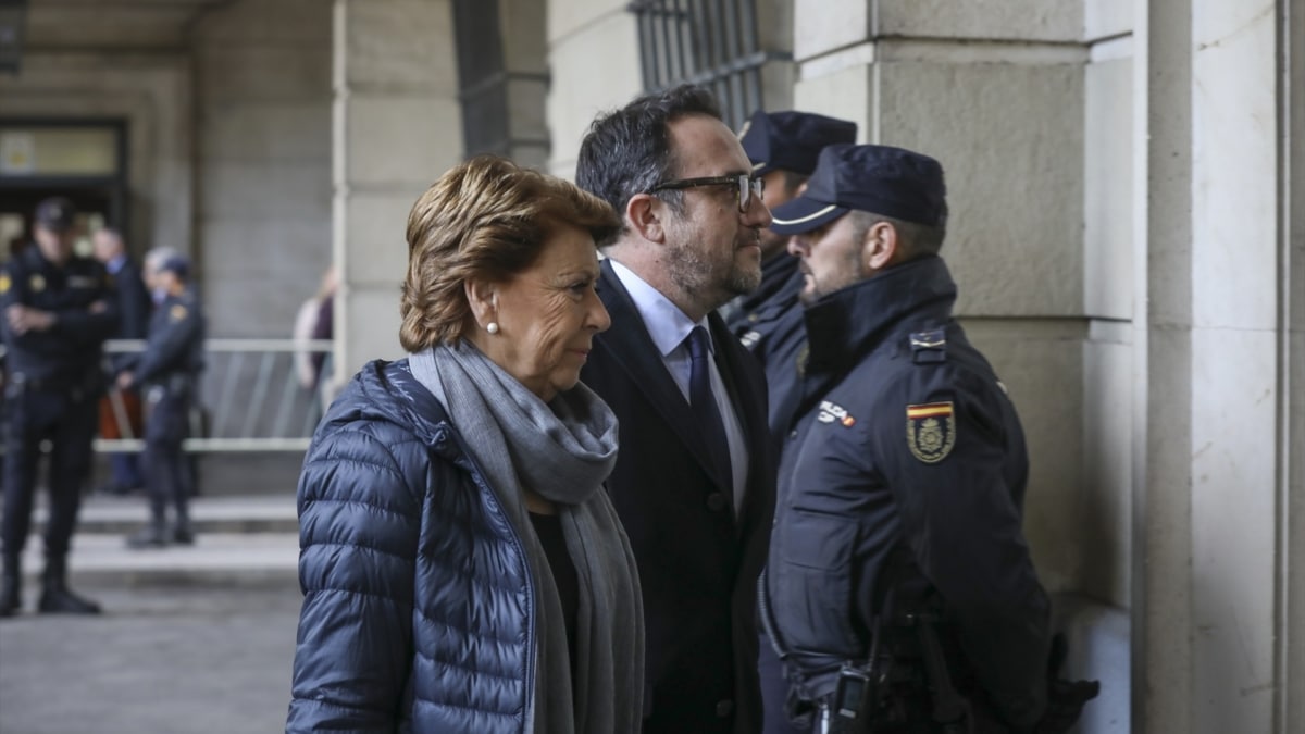 La exconsejera de Economía y Hacienda de la Junta de Andalucía, Magdalena Álvarez, llegando al juicio del caso ERE en 2019.