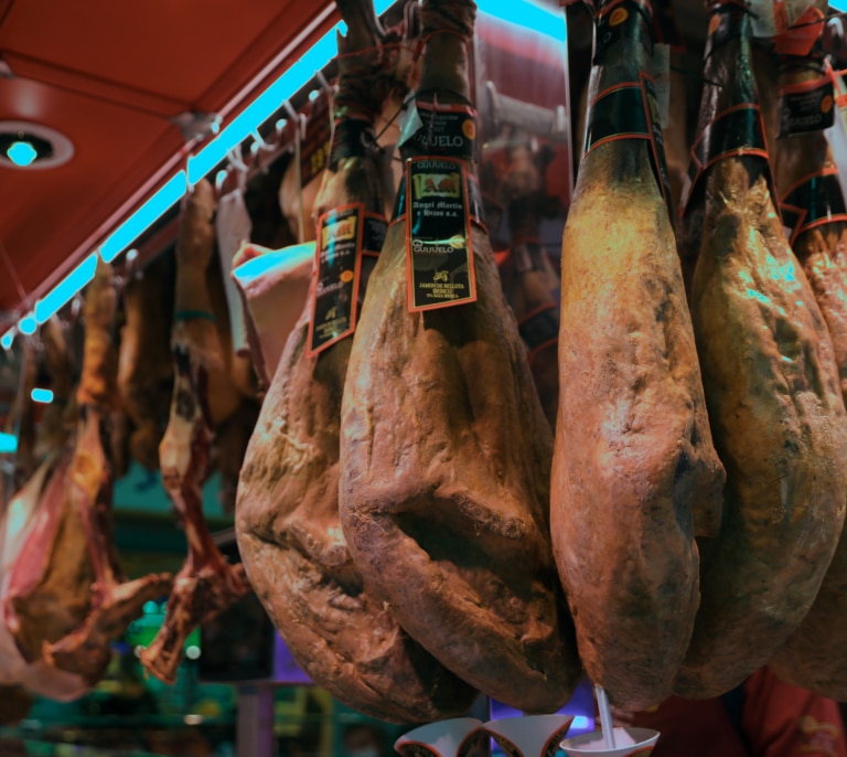 28 millones de jamones y paletas curadas: el cerdo español que China libra de la represalia