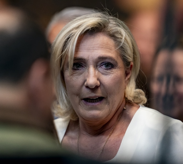 El partido de Le Pen y Los Republicanos se plantean un matrimonio de conveniencia