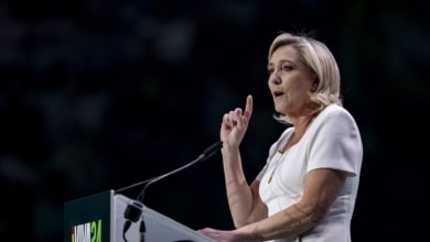 Marine Le Pen y Puigdemont, a la gresca