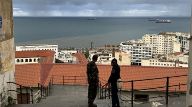 Argelia mantendrá las restricciones al comercio español y argumenta que está apostando por la industria local
