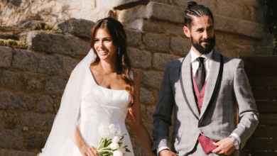 Isco Alarcón y Sara Sálamo se casan: muletas, cuatro trajes diferentes y en zapatillas