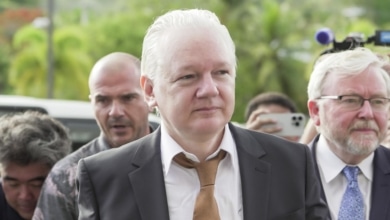 Julian Assange ya vuela a Australia como un hombre libre: "Este caso termina aquí"