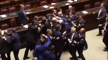 Tangana en el parlamento italiano