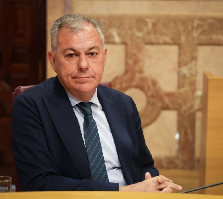 PSOE y Vox rechazan la cuestión de confianza del alcalde de Sevilla