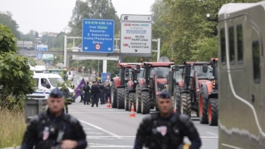 Los agricultores retoman sus protestas en Europa justo antes de las elecciones