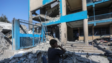 Al menos 50 muertos en dos nuevos bombardeos israelíes contra zonas de desplazados en Gaza