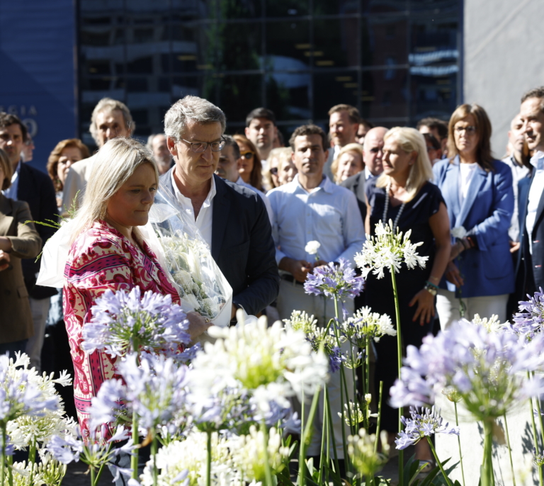 Feijóo reprocha en el homenaje a Miguel Ángel Blanco al PSOE sus pactos con Bildu: "Allá sus conciencias"