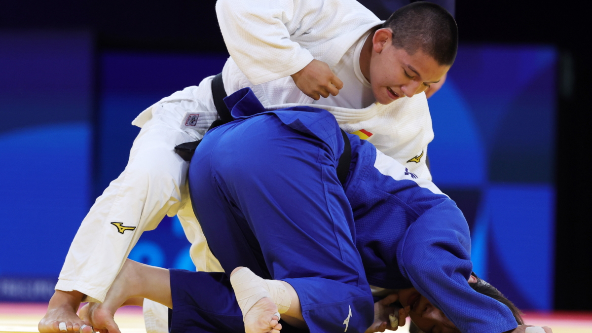 La judoca española Ai Tsunoda (blanco) en los JJOO