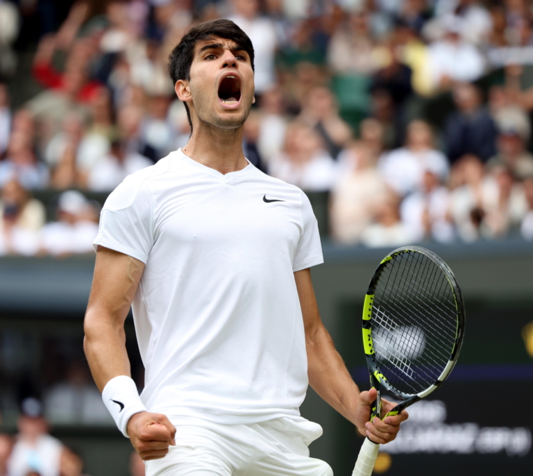 Alcaraz barre a Djokovic para conquistar su segundo Wimbledon y su cuarto Grand Slam