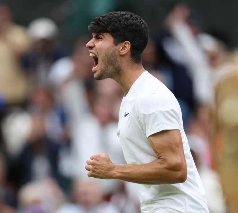 Alcaraz olvida la izquierda para meterse en cuartos de Wimbledon