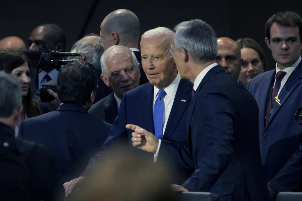 El presidente de los Estados Unidos, Joe Biden, asiste a una reunión de jefes de Estado en el marco de la cumbre de la OTAN.