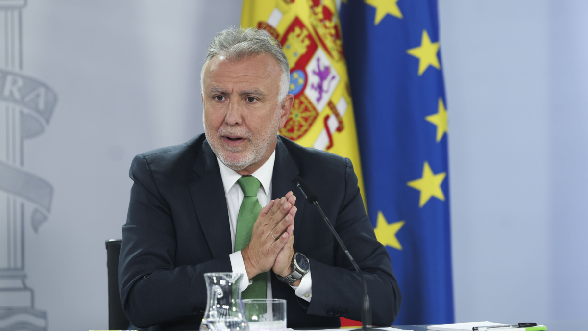 MADRID, 09/07/2024.-El ministro de Política Territorial y Memoria Democrática, Ángel Víctor Torres, este martes durante rueda de prensa posterior el Consejo de Ministros.-EFE/ Kiko Huesca