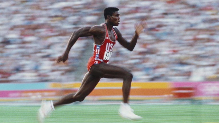 Carl Lewis es uno de los grandes iconos del olimpismo/AFP