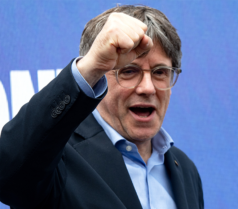 Puigdemont despliega todas sus armas para frenar el pacto de investidura PSC-ERC