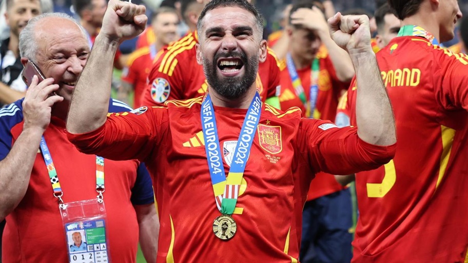 Dani Carvajal ha dejado huella en esta Eurocopa con el reconocimiento de ser uno de los mejores laterales derechos del mundo / @SEFútbol