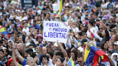 Chavismo y oposición cierran la campaña electoral venezolana con un baño de masas