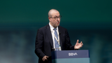 BBVA reorganiza su área de clientes en empresas y particulares y crea la de bancos digitales