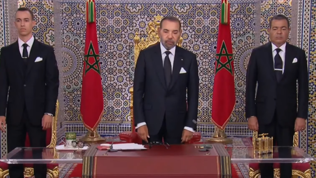 Un Mohamed VI desmejorado evita hablar del Sáhara y el apoyo francés y centra su discurso en Gaza y la sequía