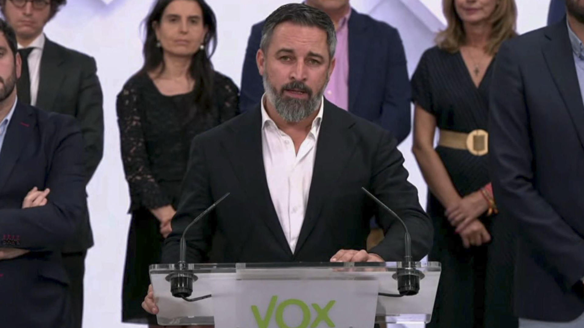 Santiago Abascal, ayer, durante su comparecencia en la sede de Vox en Madrid en la que anunció la salida del partido de todos los gobiernos autonómicos de coalición con el PP.