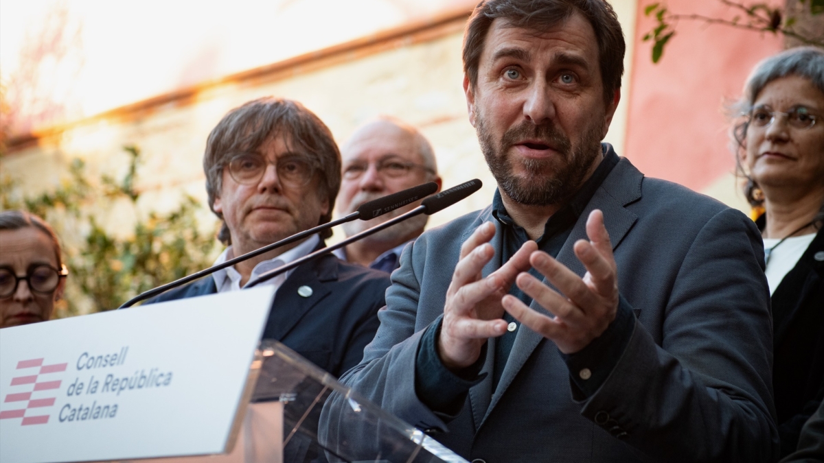 El eurodiputado Antoni Comín, interviene durante el acto de presentación del nuevo gobierno del Consejo de la República, a 1 de marzo de 2024, en Ribesaltes (Francia).