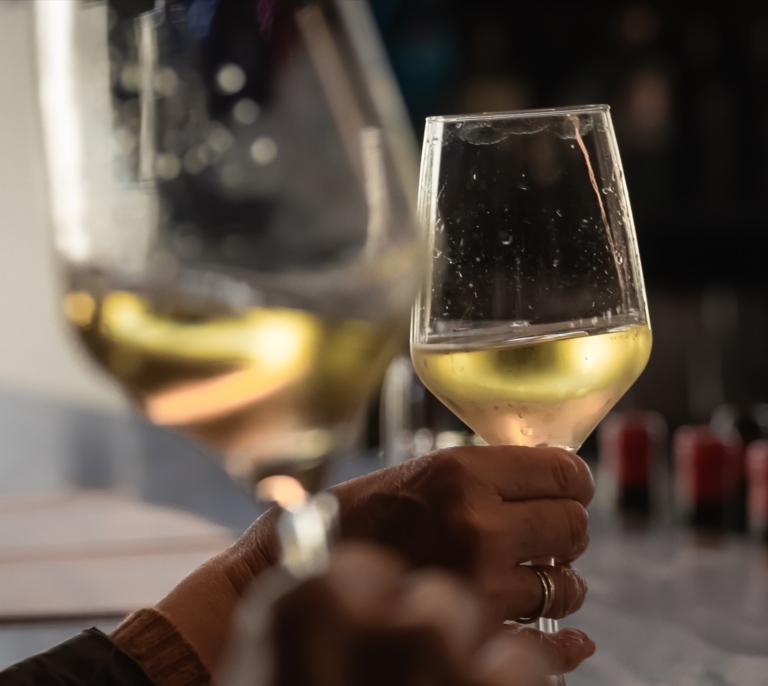 La Guía Peñín da la máxima puntuación a ocho vinos españoles